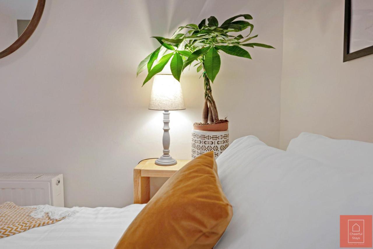 Cheerful Stays: Spacious Flat In Vibrant Leith EDI Kültér fotó